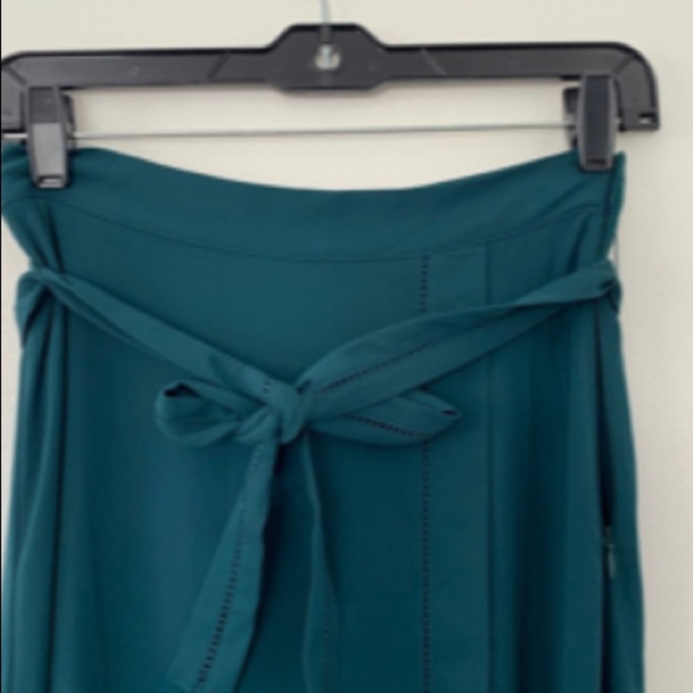 White House black market midi wrap skirt size 4